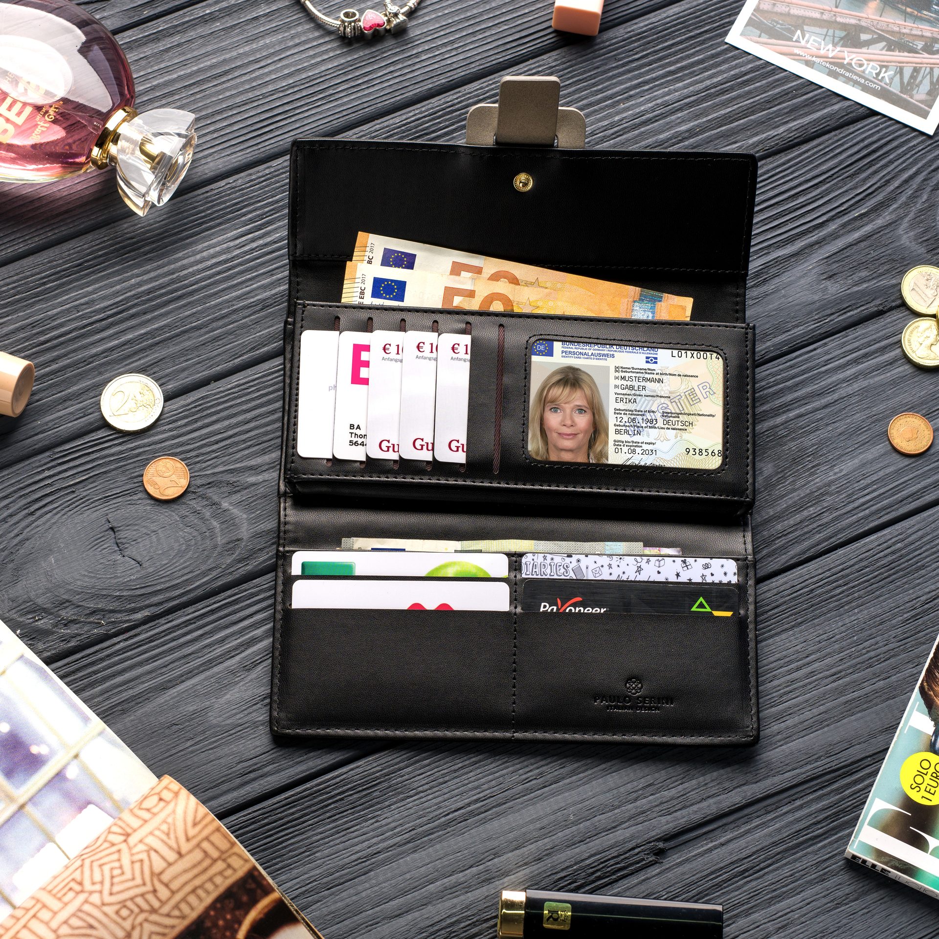 Classic Wallet - Logo Detail